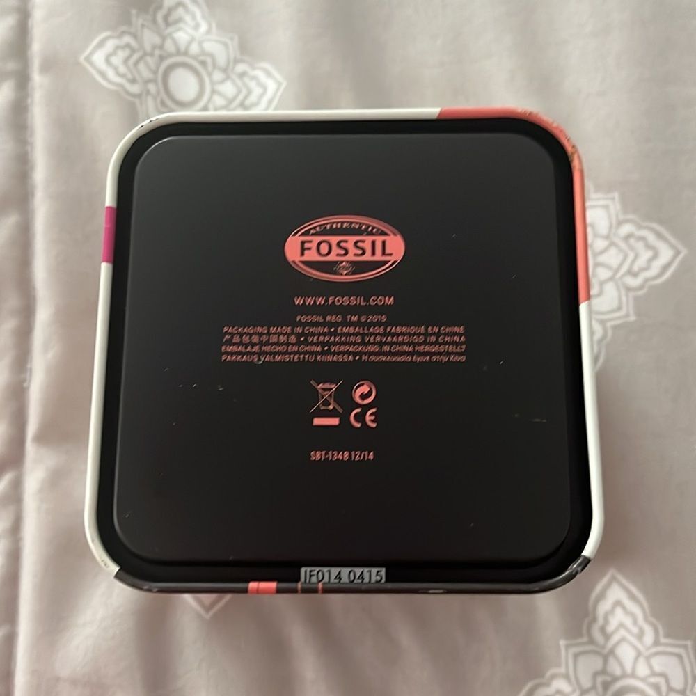 Fossil Watch Tin Box - Picture 5 of 5